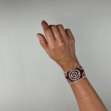 Brazalete Telar Plata Grueso Espirales Rojo